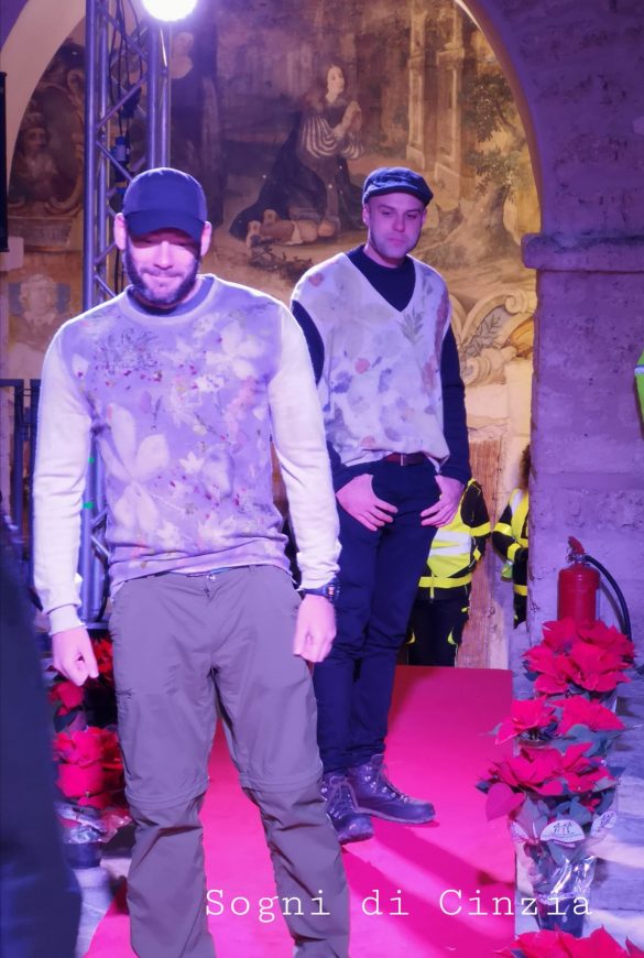 sfilata-maglioni-ecoprintati-ambasciatrice-del-parco-di-sogni-di-cinzia