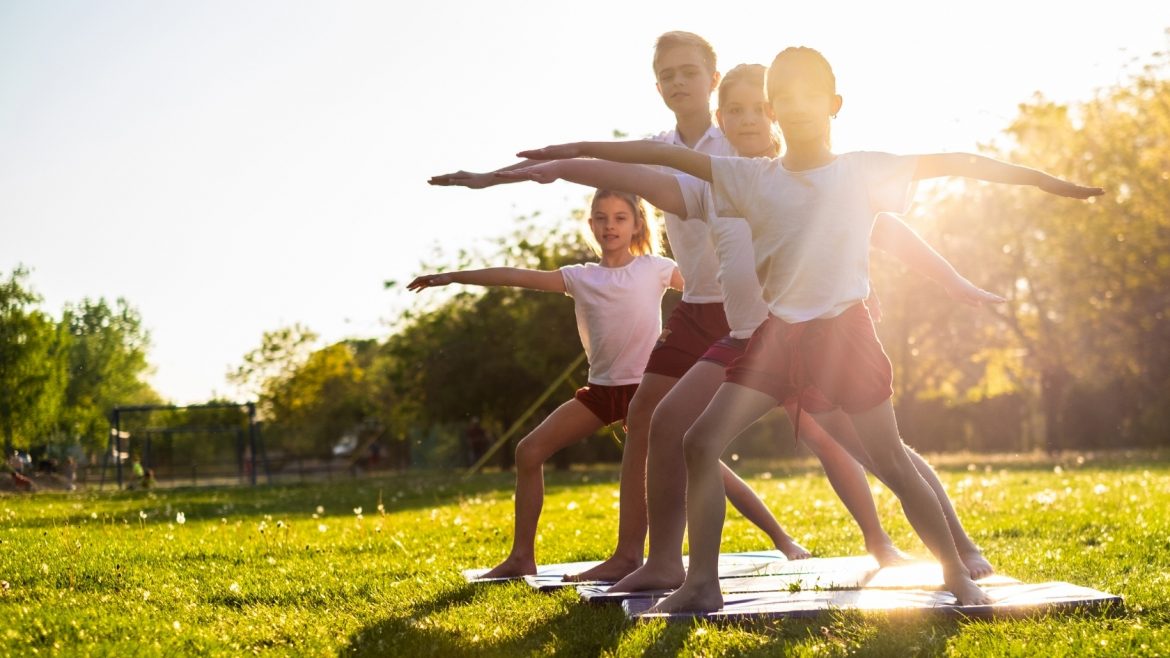 Integral Yoga bimbi all’aperto a Teramo e Giulianova