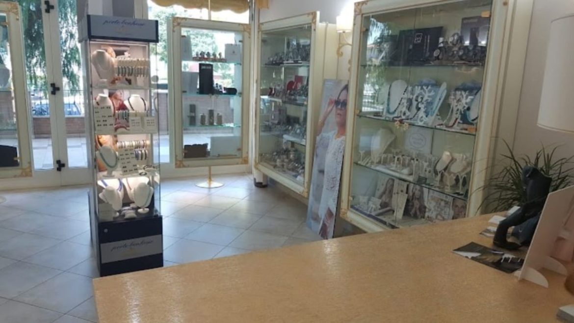 Gioielleria Oreficeria Lo Scrigno dei Desideri idee regalo per tutte le occasioni